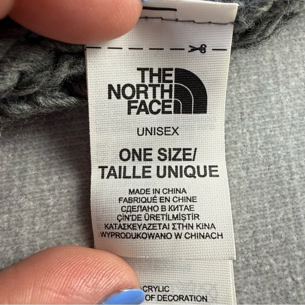 The North‎ Face Gray Cable Knit Beanie Unisex One Size Winter Hat NF0A3FI5